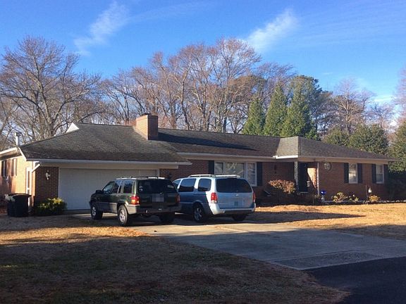 3rd image of 27 Sussex Dr