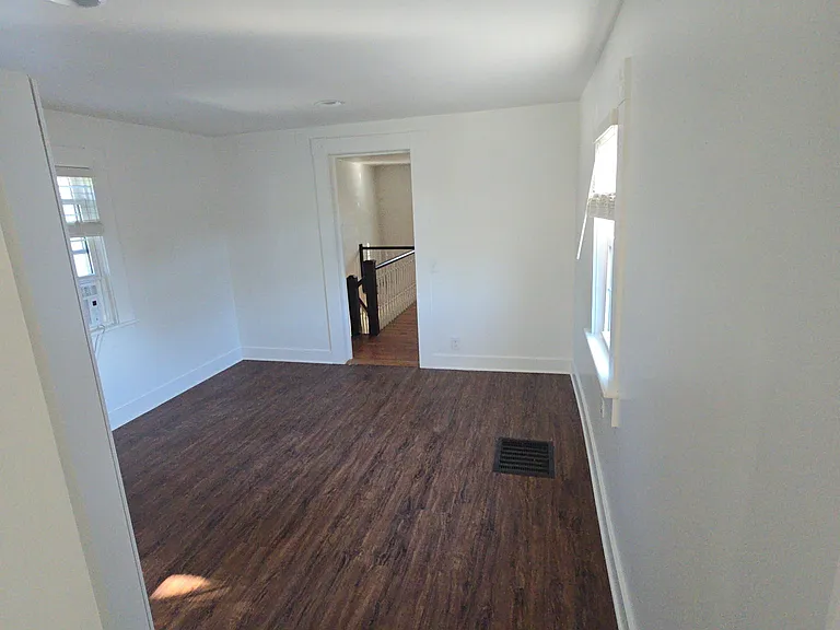 81 Graham St — Photo 5