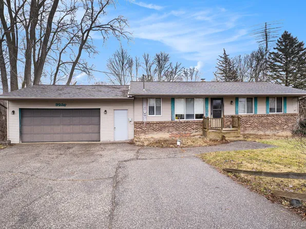 9226 N Vassar Rd, Mount Morris, MI 48458