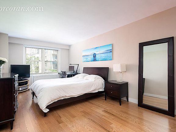 3rd image of 370 E 76th St APT C609