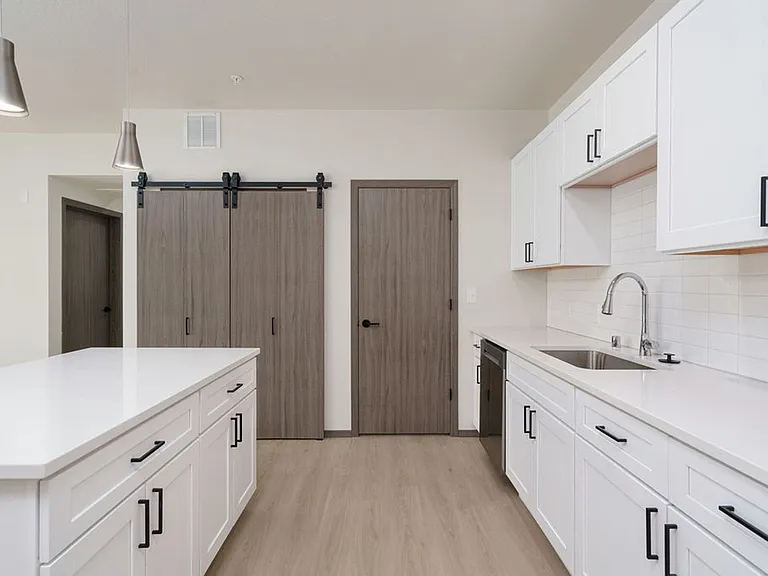 The Vistas Apartments at Beacon Hill — Photo 37