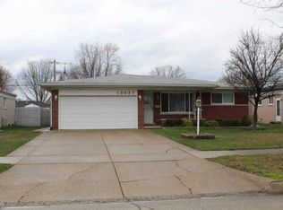 13037 Picadilly Dr, Sterling Heights, MI 48312