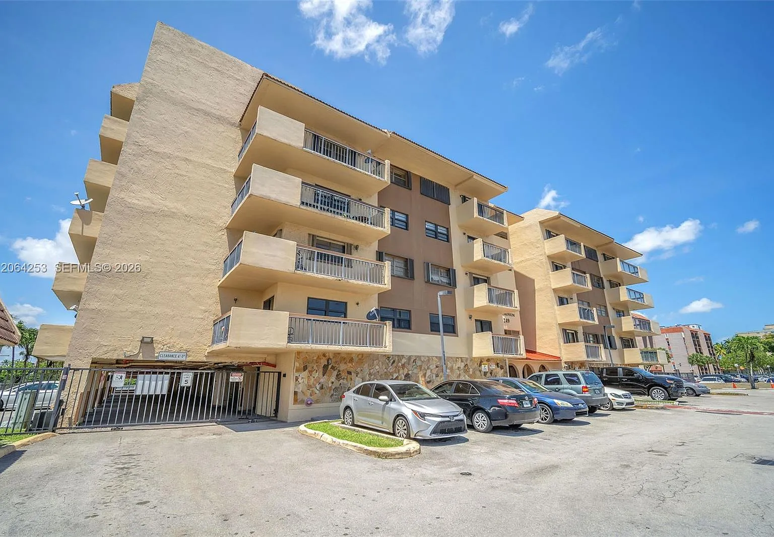 Aragon Towers Condo — Photo 1