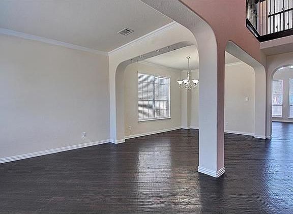 5th image of 7698 Oakcrest Dr