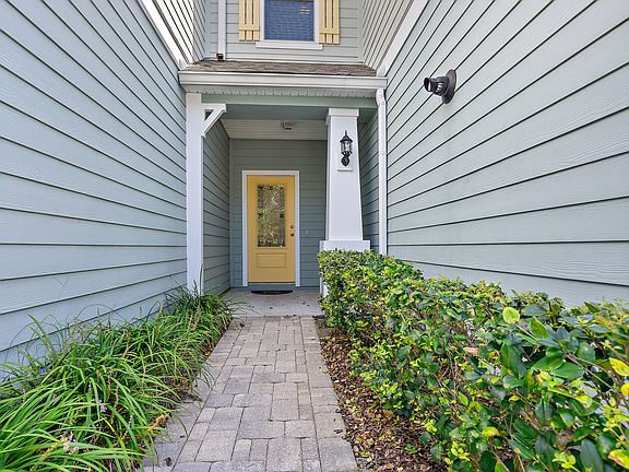 2nd image of 75 Canary Palm Ct