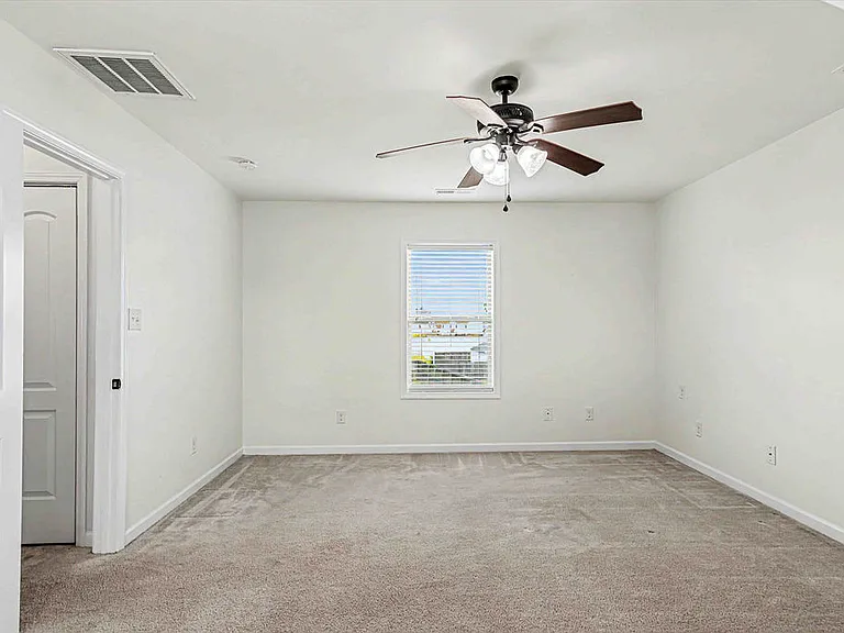 123 Saw Grass Dr — Photo 38