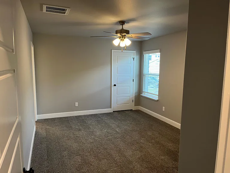 2110 Bluestem Dr — Photo 10