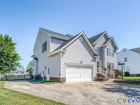 5th image of 6076 Pond Place Way