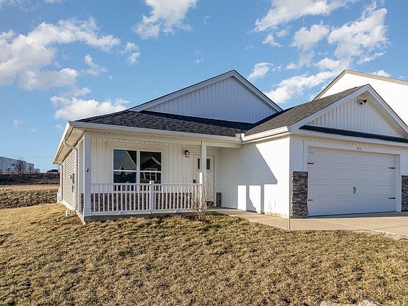3rd image of 121 Churchill Dr
