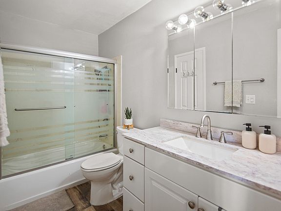 3rd image of 7858 Cowles Mountain Ct Unit D19
