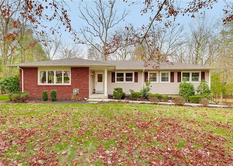 1st image of 5 Vermeer Ct