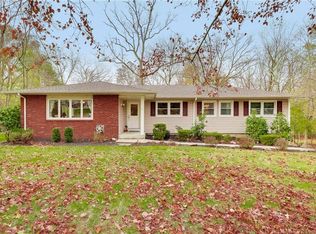 5 Vermeer Ct, Airmont, NY 10901