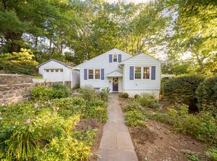 9 Lakeview Dr, White Plains, NY 10604
