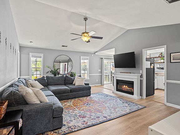 5th image of 104 Ketchitan Ct