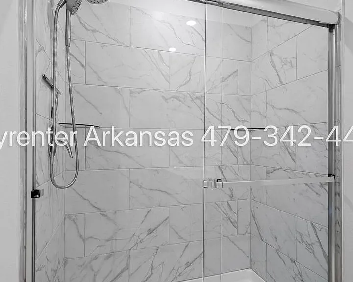 1071 Emerald St — Photo 16