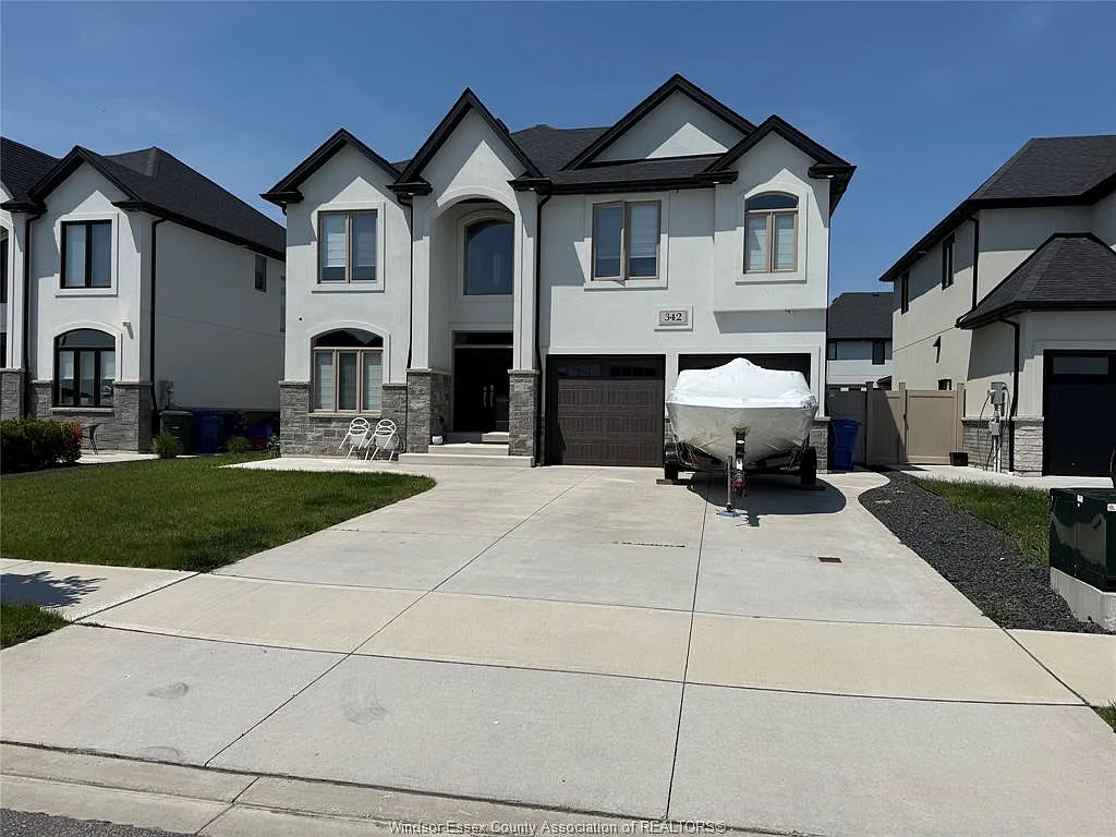 4 bed, 3.5 bath, $3,500 — Photo 1