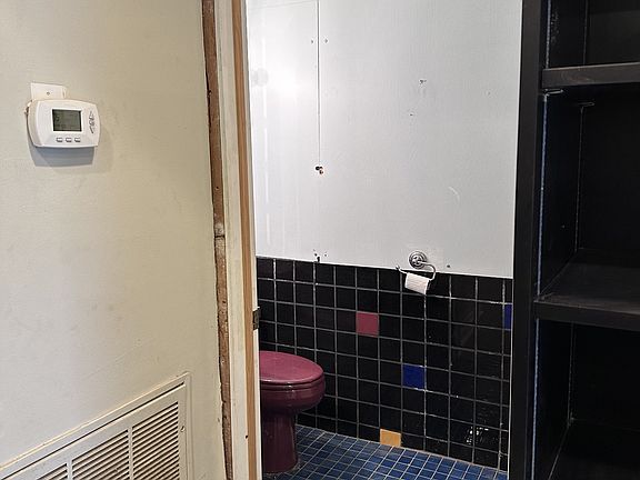 4th image of 3415 W End Ave Suite 101H