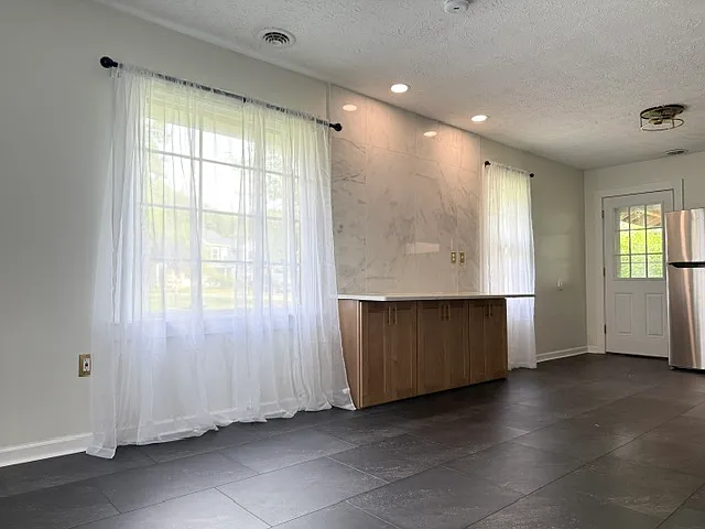 1726 Green Rd — Photo 5
