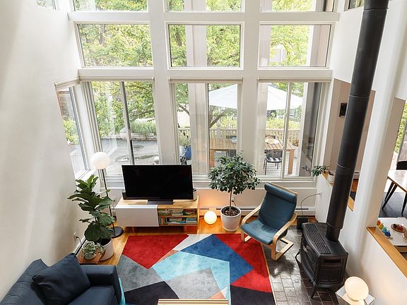 5th image of 19 Centre St APT 3