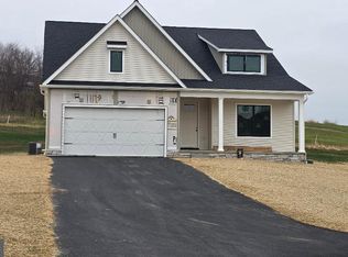 10842 Sierra Dr, Waynesboro, PA 17268