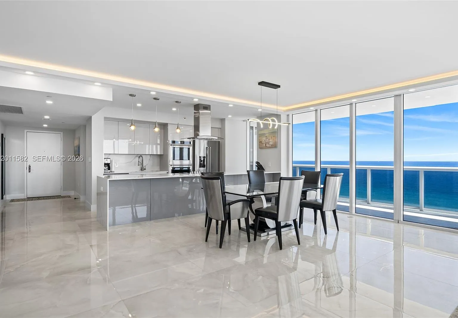 Beach Club Two Condo — Photo 3