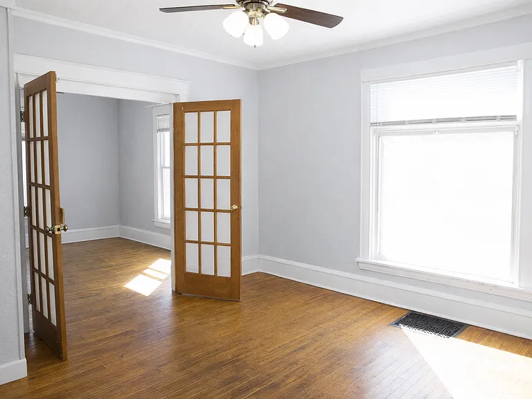 1303 E Hennepin Ave #1 — Photo 5
