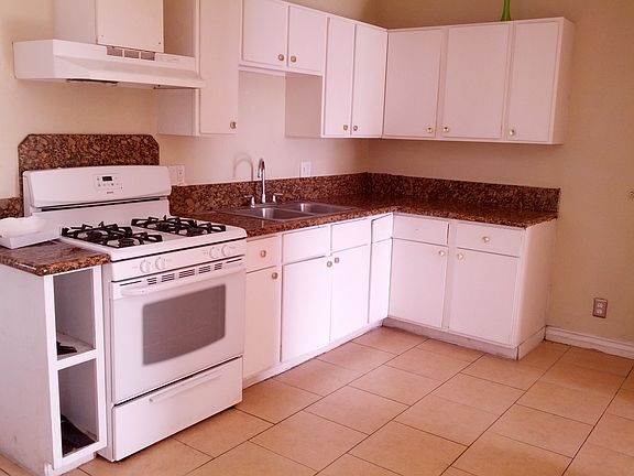 3rd image of 27010 Villa Ave