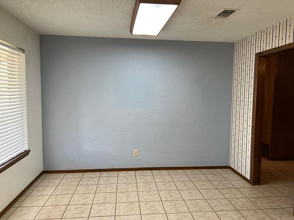 4th image of 122 Cottonwood Ln