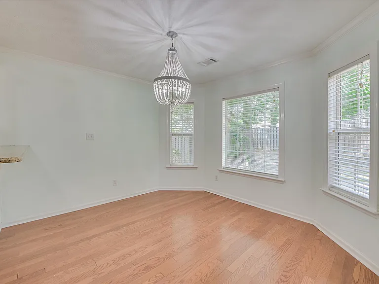 2037 Magnolia Pkwy — Photo 15