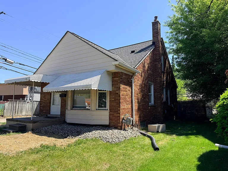 11442 Inkster Rd — Photo 3