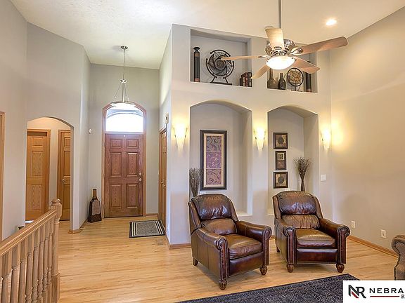 3rd image of 19515 Lakeside Cir
