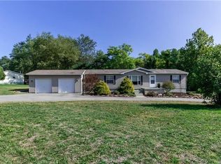 189 Dearth Rd, Uniontown, PA 15401
