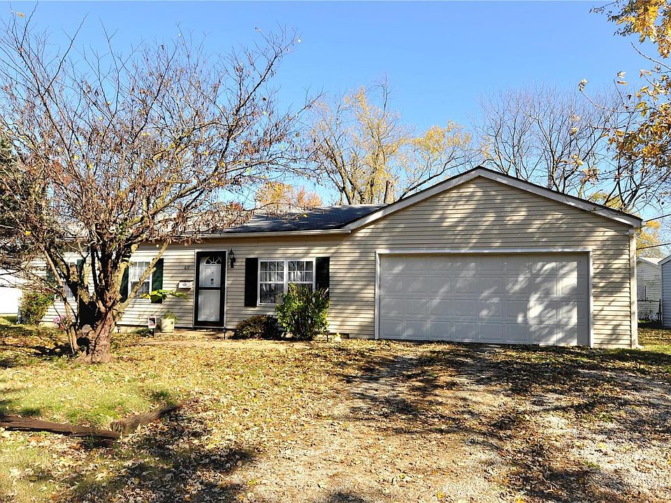 1st image of 817 Saint Monica Dr