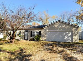 817 Saint Monica Dr, Cahokia, IL