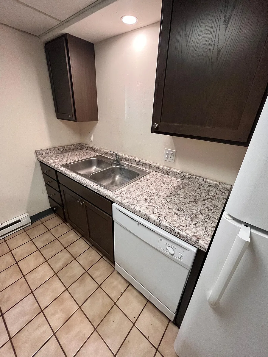 Building Photo - 111 E Gorham St #4