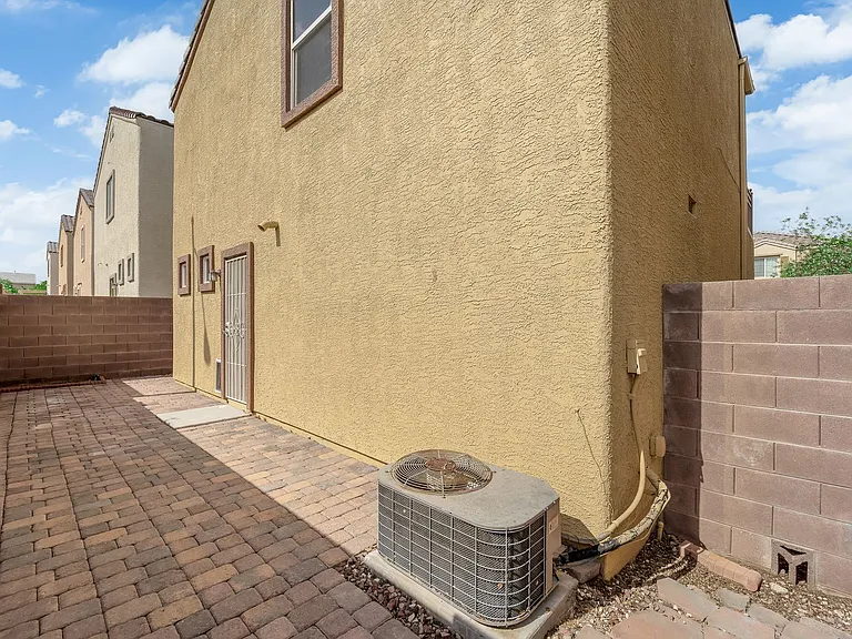 7470 Margollini St — Photo 11