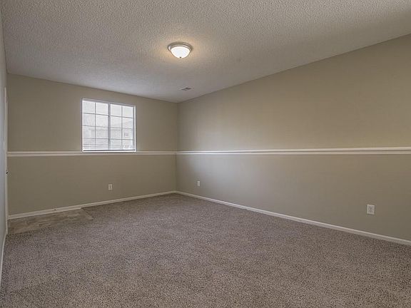 4th image of 700 NE Ball Dr