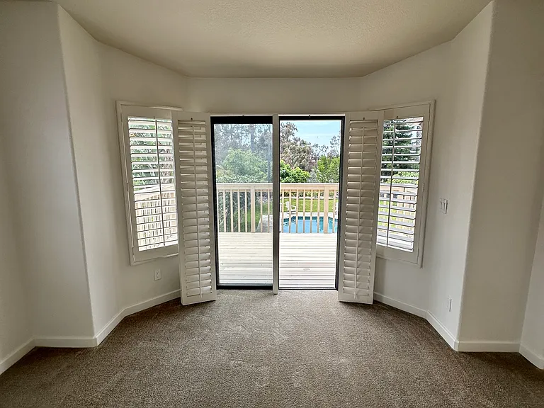 1043 Cordova Dr — Photo 25