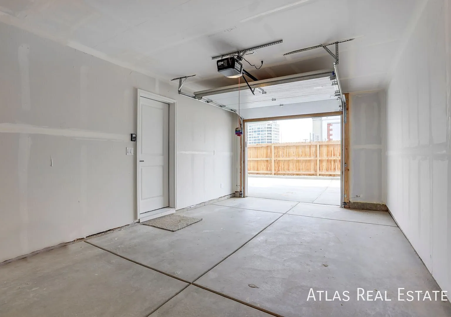 Coming Soon! Roof Top Decks With Amazing Views Near Du! Beautiful 2 Bedroom 2 Bath W/ Washer & Dr... — Photo 4