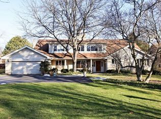 1135 Oak Ridge Dr, Glencoe, IL 60022