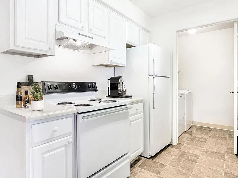 Legacy Heights Apartments — Photo 19
