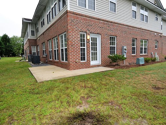 5th image of 2205 Locksley Woods Dr APT A