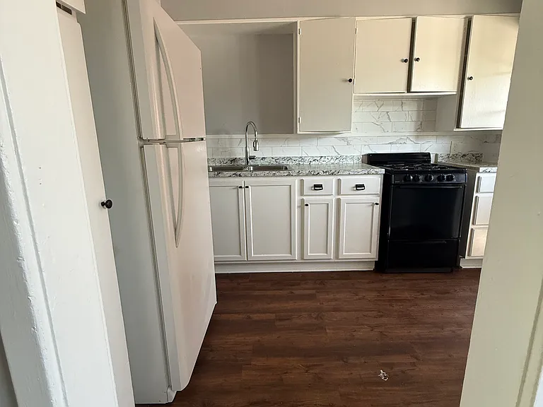 2101 College Ave #4 — Photo 3