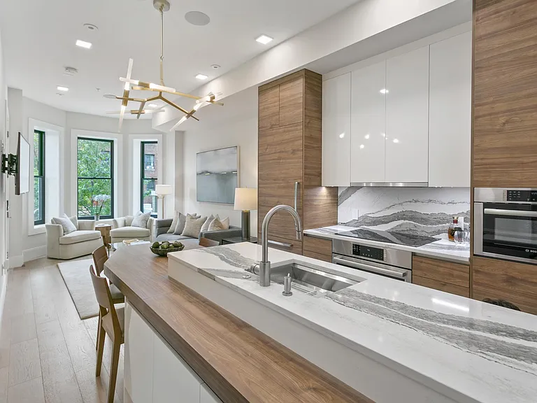1819 Vernon St NW #3 — Photo 11