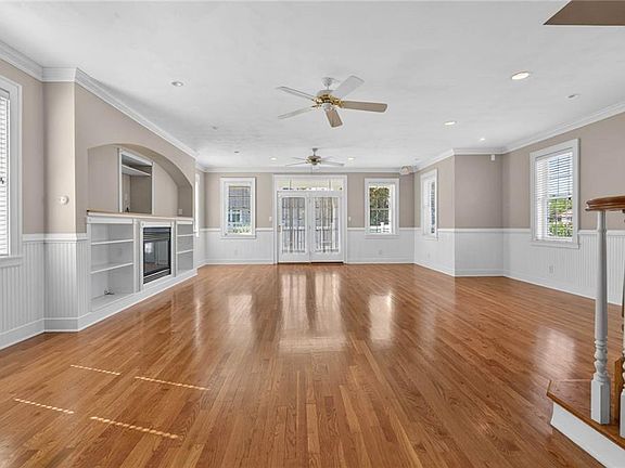 5th image of 116 62nd St