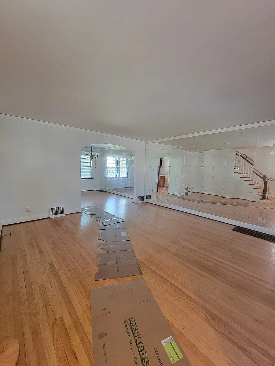 Living Room - 10529 S Eberhart Ave