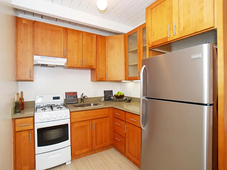 2844 Golden Gate Ave #5 — Photo 2