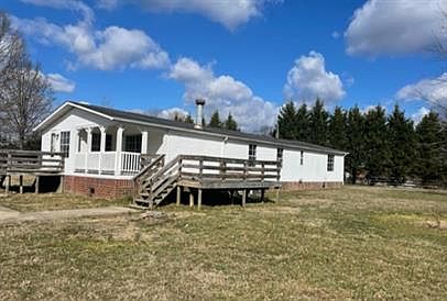 3rd image of 1144 Rebecca Dr