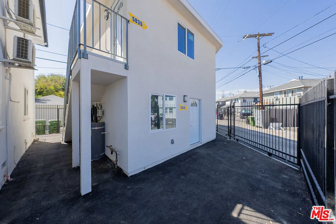 2 bed, 2.0 bath, $3,000 — Photo 1