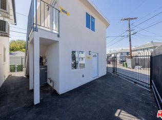 5835 Cartwright Ave #1/2, North Hollywood, CA 91601